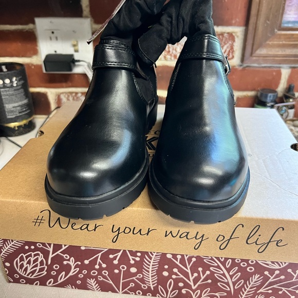 Black Ankle Boots - Picture 1 of 2